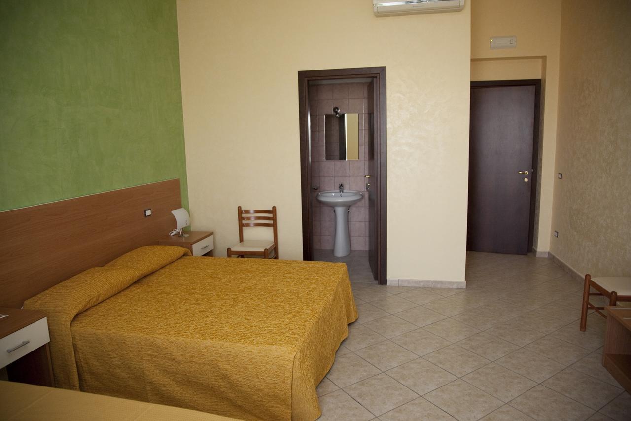 Bed and Breakfast Il Portico Dei Normanni Бутера Екстер'єр фото